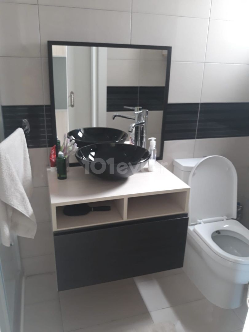 -KÜÇÜK KAYMAKLI BÖLGESİ 3+1 Full Eşyalı Apartman Dairesi.