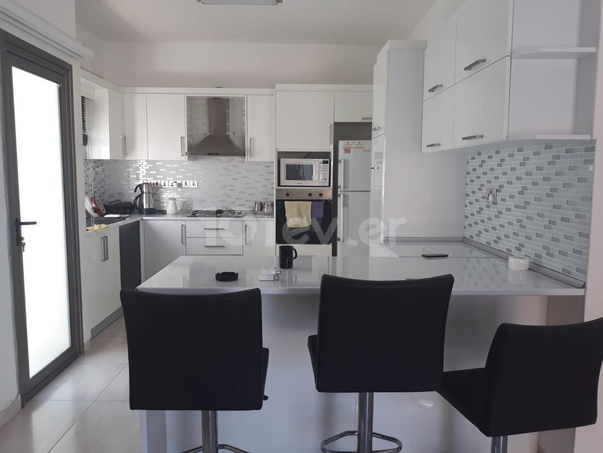 -KÜÇÜK KAYMAKLI BÖLGESİ 3+1 Full Eşyalı Apartman Dairesi.