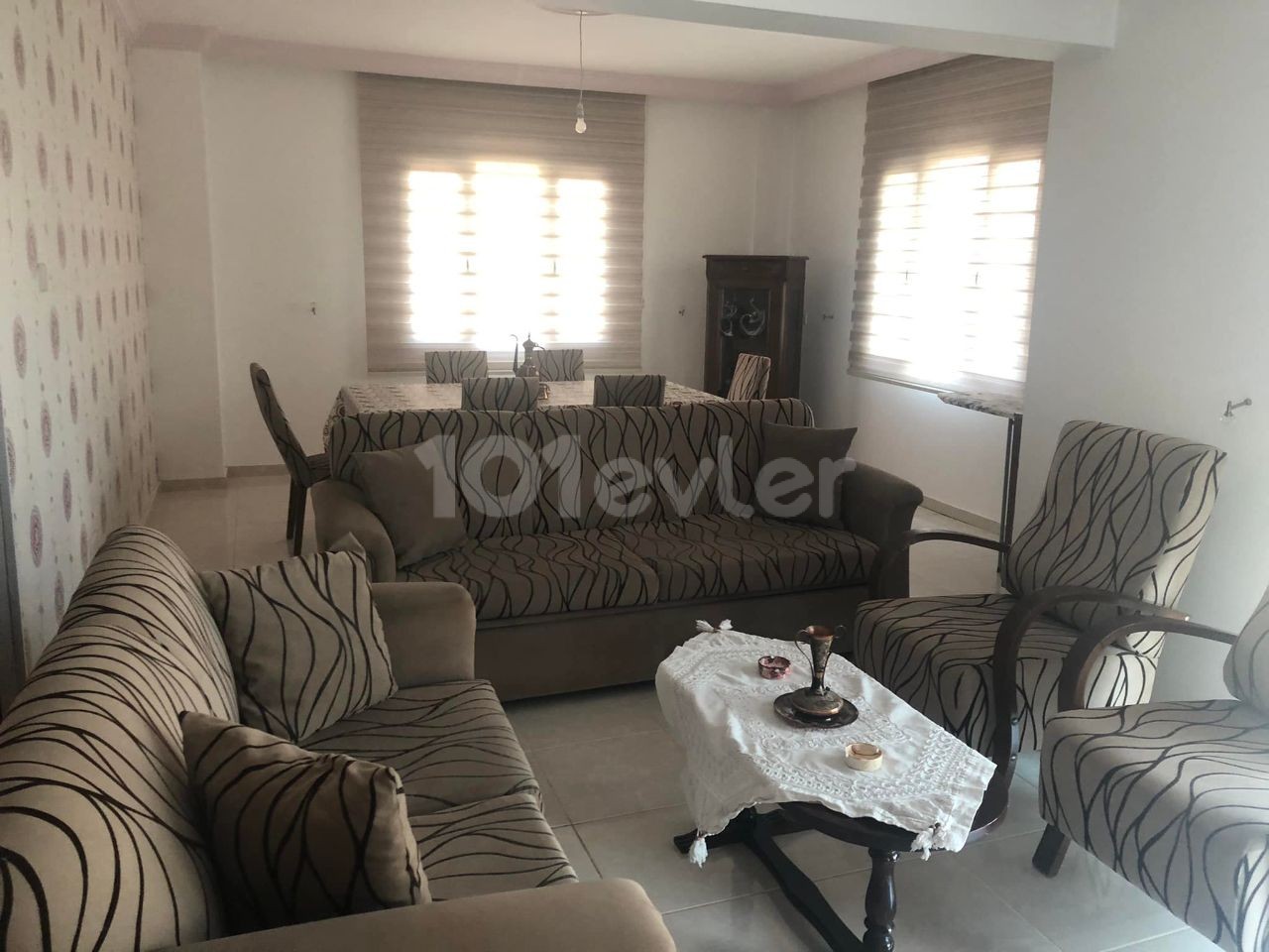 -Hemen Müsait HAMİTKÖY Bölgesinde Okul Servisleri ve Marketlere 5 Dakika Mesafede Aile Apartmanında KIRALIK Full Eşyalı Lüks 3+1 Apartman Dairesi