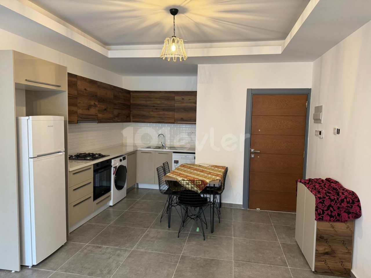 🛎- IN KYRENIA CENTER 👑-Cyprus Flats & Houses for Rent to Students 'Special for RENT 2+1 Luxury Apartment with Fully Furnished LED TV in Kyrenia Region, Close to School Buses and Markets❗️