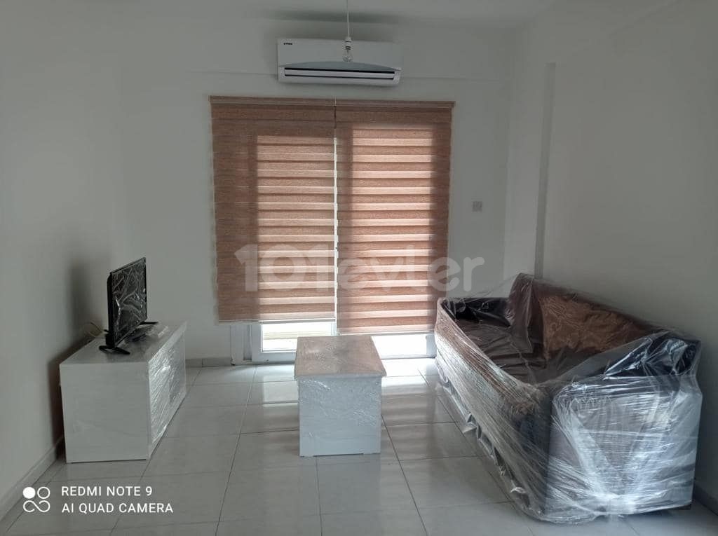 AYLIK ÖDEMELİ DAİRE - -KÜÇÜK KAYMAKLI BÖLGESİ 2+1 Full Eşyalı Apartman Dairesi. Yeni 1 yıllık daire + çift kişilik yataklar + salon ve odalarda klimalıdır.