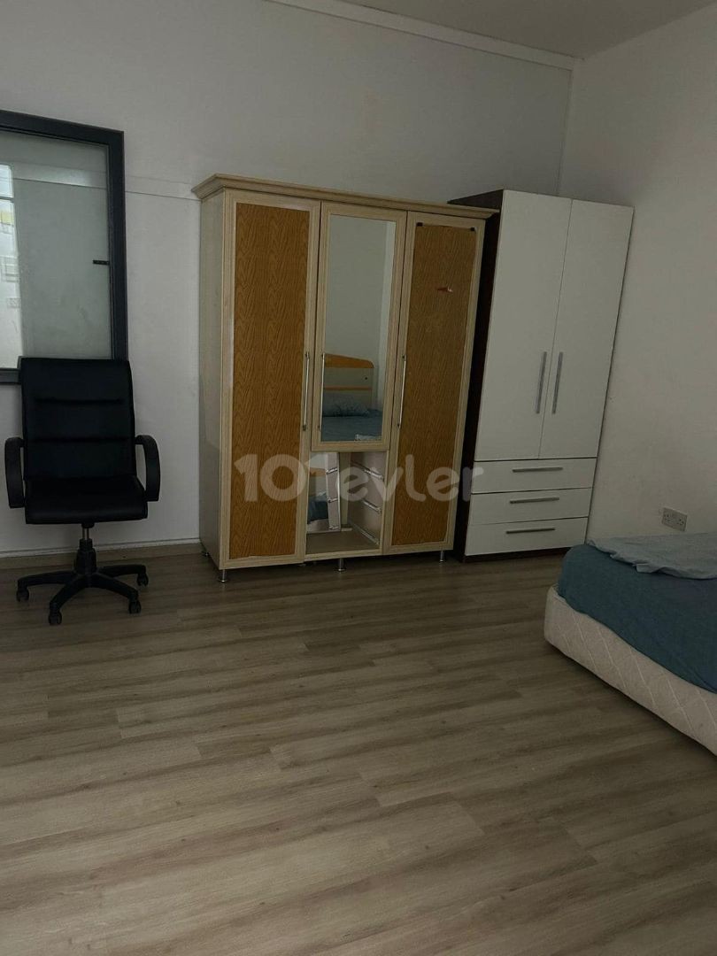 IMMEDIATELY AVAILABLE - 2+1 FURNISHED FLAT in Küçük Kaymaklı Area, 2 Minutes from School Buses and Markets.