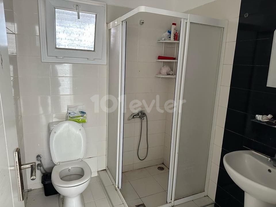 🛎️-Available 2+1 Flat for Rent on May 1st… ⭐️⭐️⭐️⭐️⭐️ Fully Furnished 2nd Floor 2+1 Flat FOR RENT in Göçmenköy, Behind the State Hospital, 3 Minutes from School Buses and Markets…