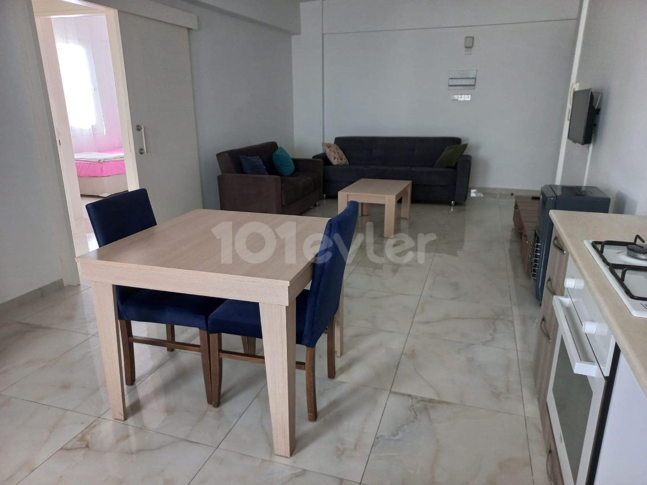 -Hemen Müsait 2+1 Kiralık Daire…  Yenikent Bölgesinde Okul Servislerine Ve Marketlere 3 Dakika Mesafede KİRALIK Full Eşyalı 2. Kat 2+1 Daire…