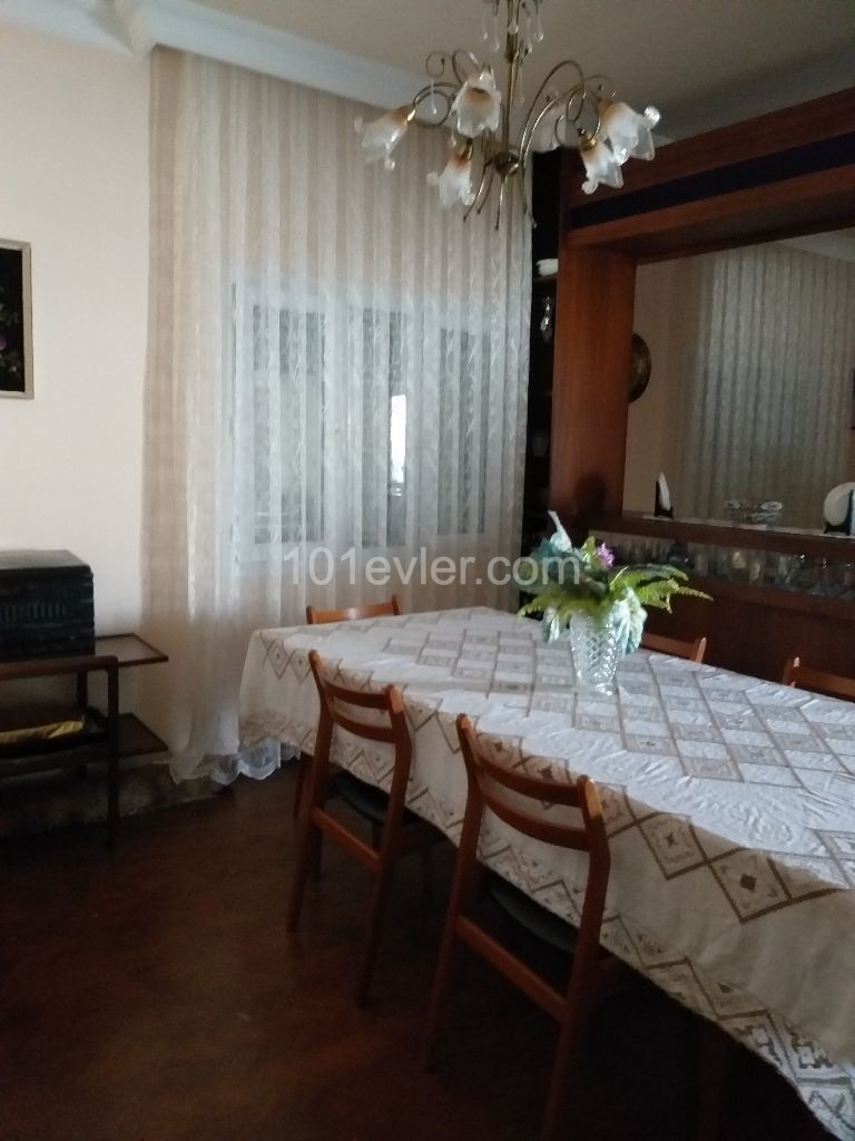 Luxury Detached House/Villa with 4+2 Gardens on Lower Bostancida Main Street ** 