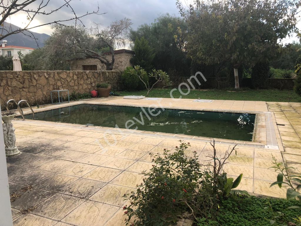 Villa For Sale in Çatalköy, Kyrenia