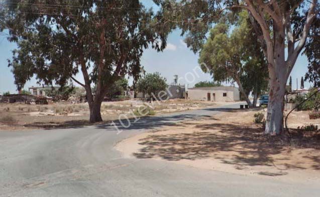 For sale, a very nice plot of land. Easy access, close to town centre and all amenities