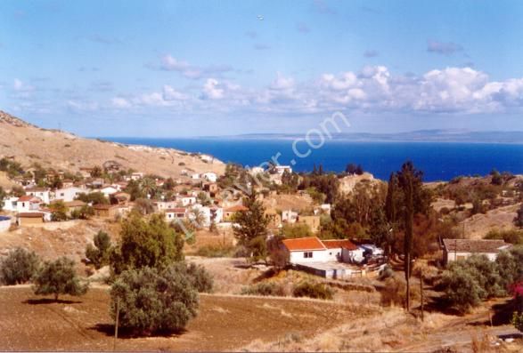 Bağlıköy'de iki yatak odalı köy evi  Lefke Avrupa Üniversite'sine 2 km yakınlıkta