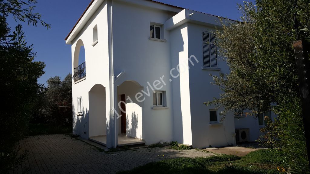 3 BEDROOM DETACHED HOUSE WITH PRIVATE POOL ON A PLOT OF 1000 M2 IN KYRENIA-ÇATALKOYDE SHAH MARKET AREA OF 145 M2. DECOUPLED HOUSE WITH PRIVATE POOL ON A PRIVATE PLOT OF 145 M2 IN KYRENIA-ÇATALKOYDE SHAH MARKET AREA.-FOR DETAILED INFORMATION AND ON-SITE VIEWING -05338334049-8886970. ** 