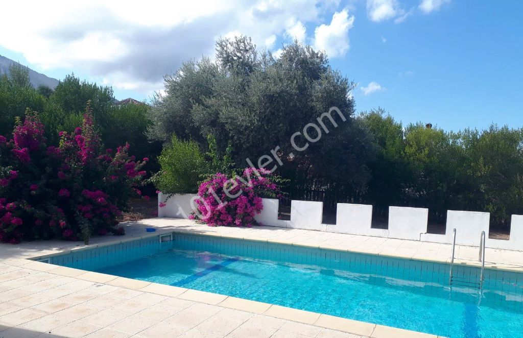 3 BEDROOM DETACHED HOUSE WITH PRIVATE POOL ON A PLOT OF 1000 M2 IN KYRENIA-ÇATALKOYDE SHAH MARKET AREA OF 145 M2. DECOUPLED HOUSE WITH PRIVATE POOL ON A PRIVATE PLOT OF 145 M2 IN KYRENIA-ÇATALKOYDE SHAH MARKET AREA.-FOR DETAILED INFORMATION AND ON-SITE VIEWING -05338334049-8886970. ** 