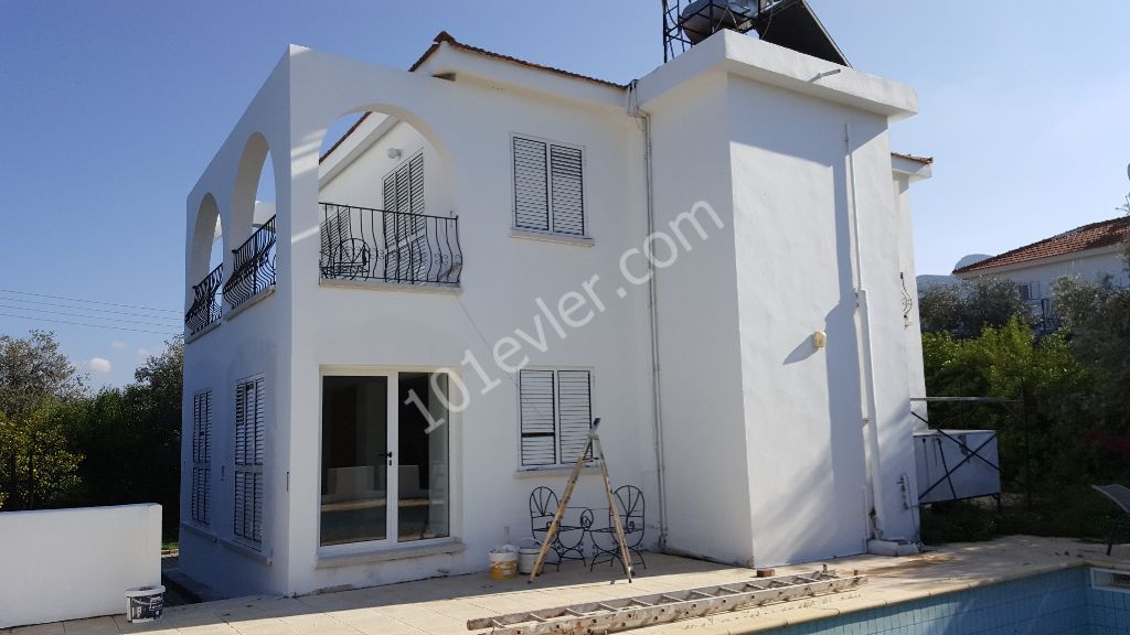 3 BEDROOM DETACHED HOUSE WITH PRIVATE POOL ON A PLOT OF 1000 M2 IN KYRENIA-ÇATALKOYDE SHAH MARKET AREA OF 145 M2. DECOUPLED HOUSE WITH PRIVATE POOL ON A PRIVATE PLOT OF 145 M2 IN KYRENIA-ÇATALKOYDE SHAH MARKET AREA.-FOR DETAILED INFORMATION AND ON-SITE VIEWING -05338334049-8886970. ** 