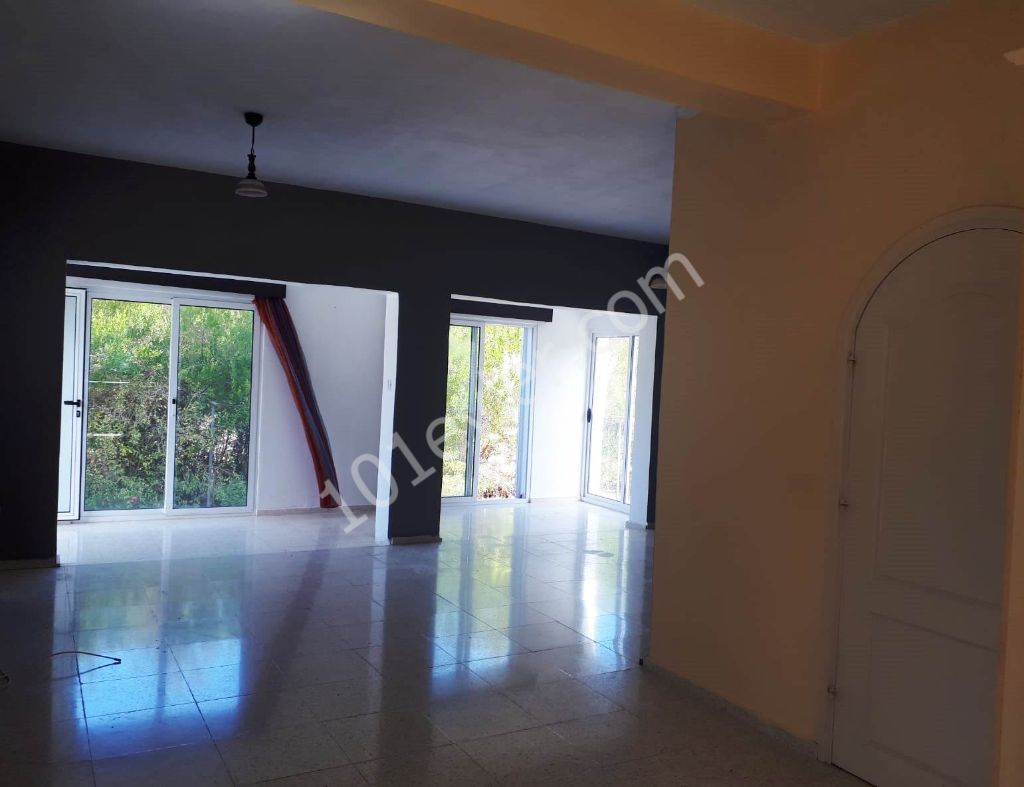 3 BEDROOM DETACHED HOUSE WITH PRIVATE POOL ON A PLOT OF 1000 M2 IN KYRENIA-ÇATALKOYDE SHAH MARKET AREA OF 145 M2. DECOUPLED HOUSE WITH PRIVATE POOL ON A PRIVATE PLOT OF 145 M2 IN KYRENIA-ÇATALKOYDE SHAH MARKET AREA.-FOR DETAILED INFORMATION AND ON-SITE VIEWING -05338334049-8886970. ** 