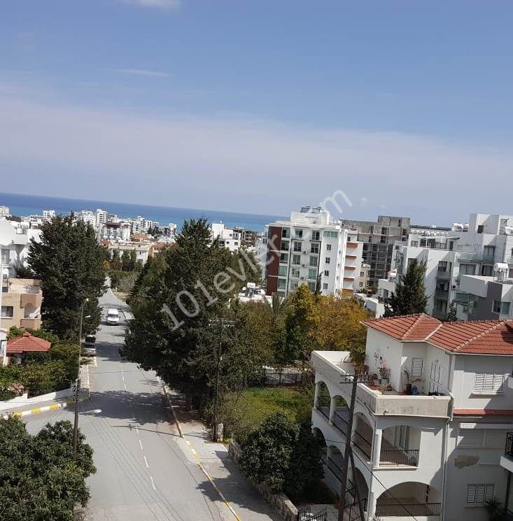 Gırne merkezde lüks rezdens de  Doğu  -Güney  bakan dağa ve deniz manzaralı 2 yatak odalı daire mizin satış hakkında  detaylı bilgiler ve yerinde görülmesi  için bize ulaşınız-05338334049-05338886970