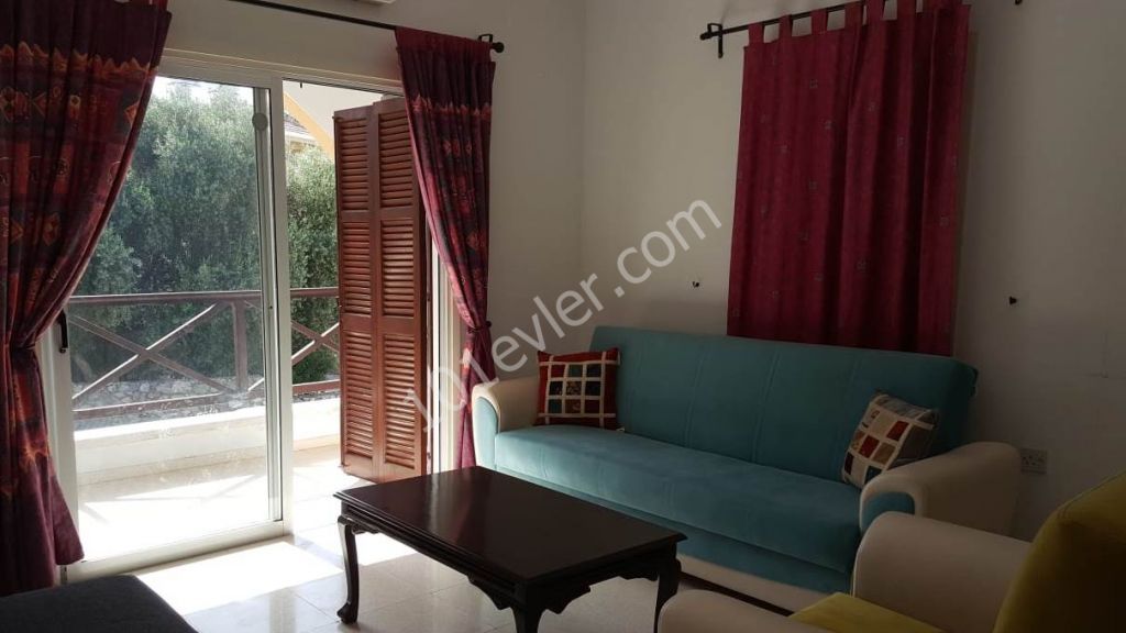 A 3-bedroom apartment on a site with a pool in Kyrenia-Çatalkoy is for sale at miz.Please contact 05338334049 for detailed information and to be seen on the spot. ** 