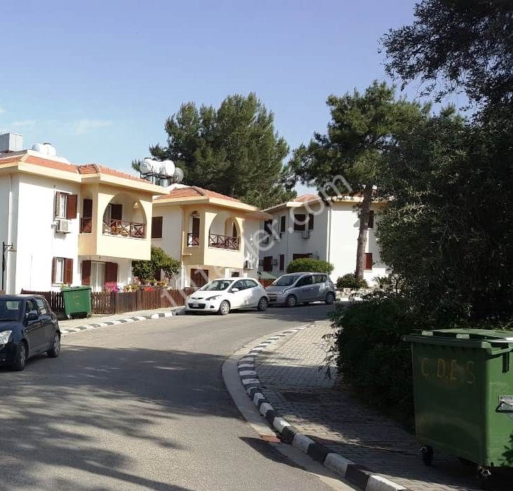 Unsere 3-Zimmer-Wohnung mit Pool in Kyrenia-Chatalkoy steht zum Verkauf.Für weitere Informationen und vor Ort zu sehen, wenden Sie sich bitte an 05338334049. ** 