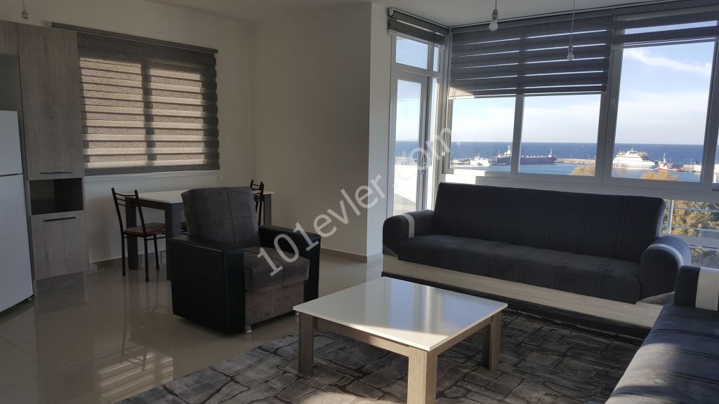 Girne merkezde  2 yatak odalı 2 banyolu deniz manzaralı  ful eşyalı dairemiz kiralıktır Detaylı bilgi için ve yerinde  görülmesi için 05338334049