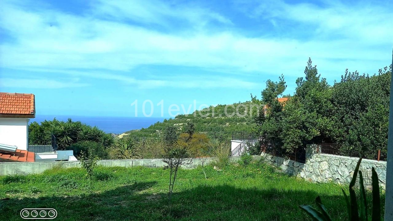 Eine der schönsten Regionen von Kyrenia, MALATYA - Pearl SU Region, um detaillierte Informationen über unsere 5-Schlafzimmer-Villa mit unverkennbarer Aussicht zu erhalten und vor Ort zu sehen, wenden Sie sich bitte an 05338334049 ** 