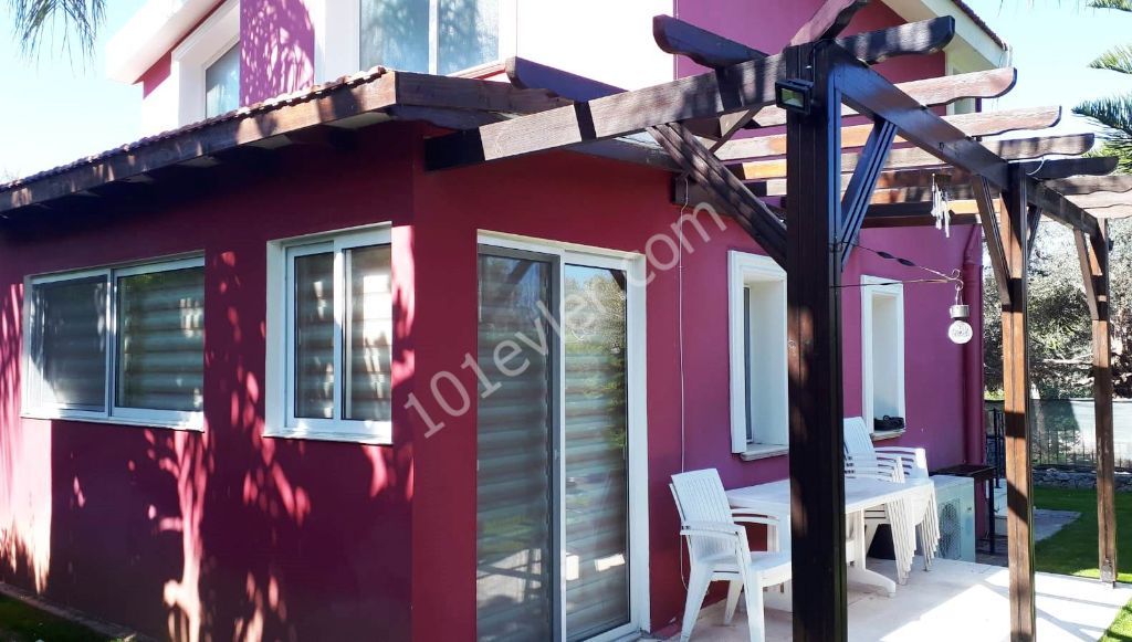 For sale 2+2 detached house in Çatalkoy.