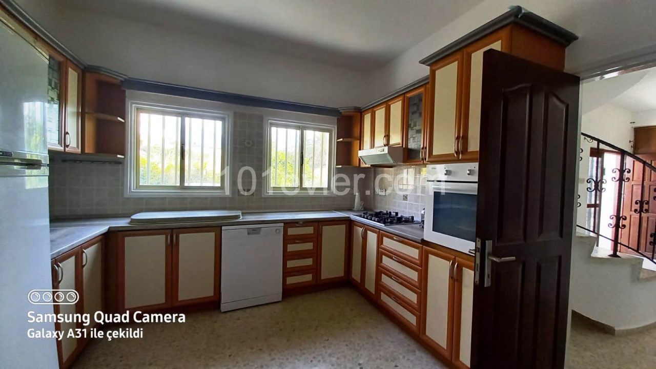 For rent  sea side 4 bedrooms  detached house  in Çatalkoy