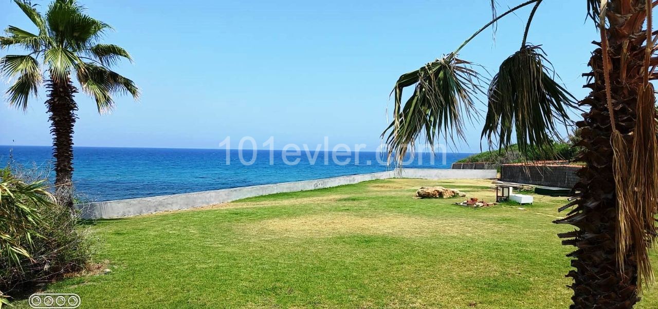 For rent  sea side 4 bedrooms  detached house  in Çatalkoy