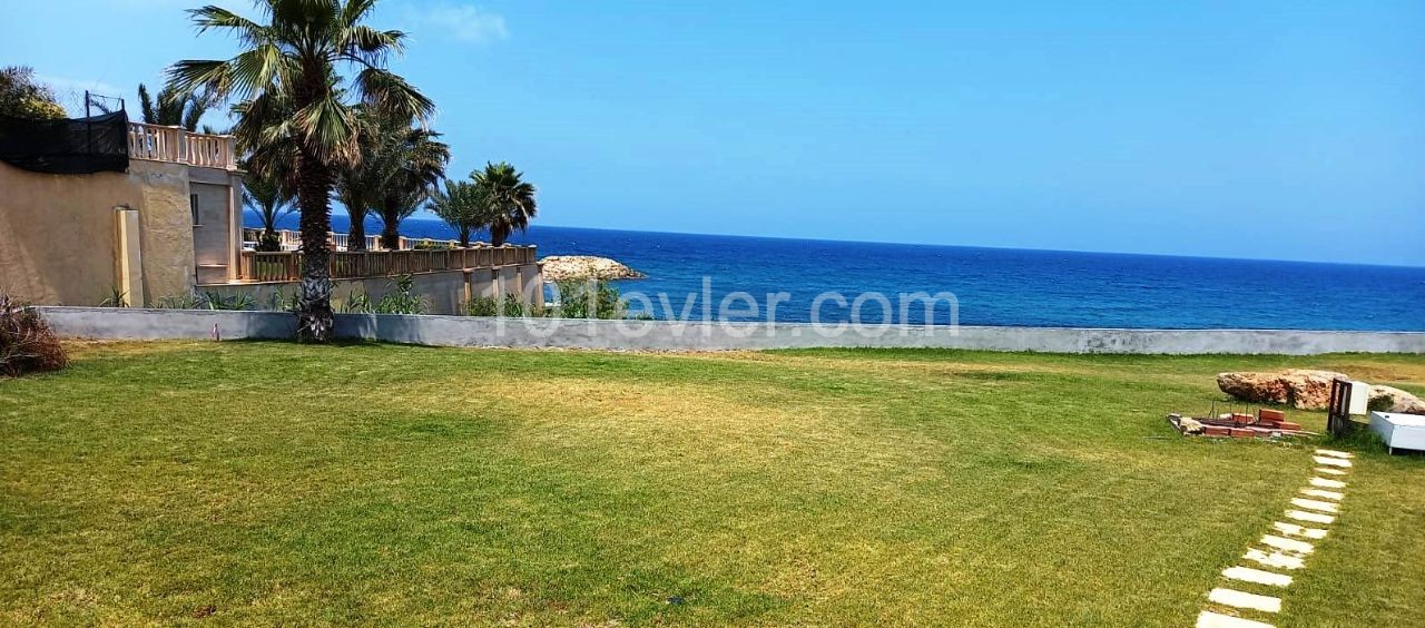 For rent  sea side 4 bedrooms  detached house  in Çatalkoy