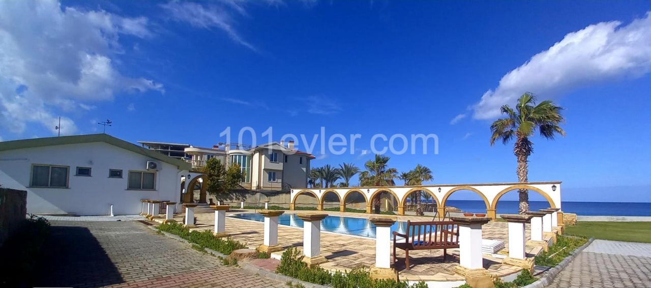 For rent  sea side 4 bedrooms  detached house  in Çatalkoy