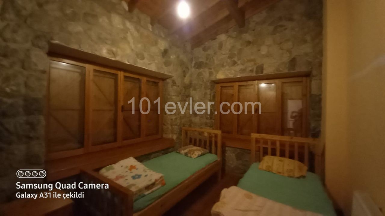 Sie wollen ein geheimes Privatleben, genau hier....Steinhaus mit 3 Schlafzimmern in Ulme. ** 