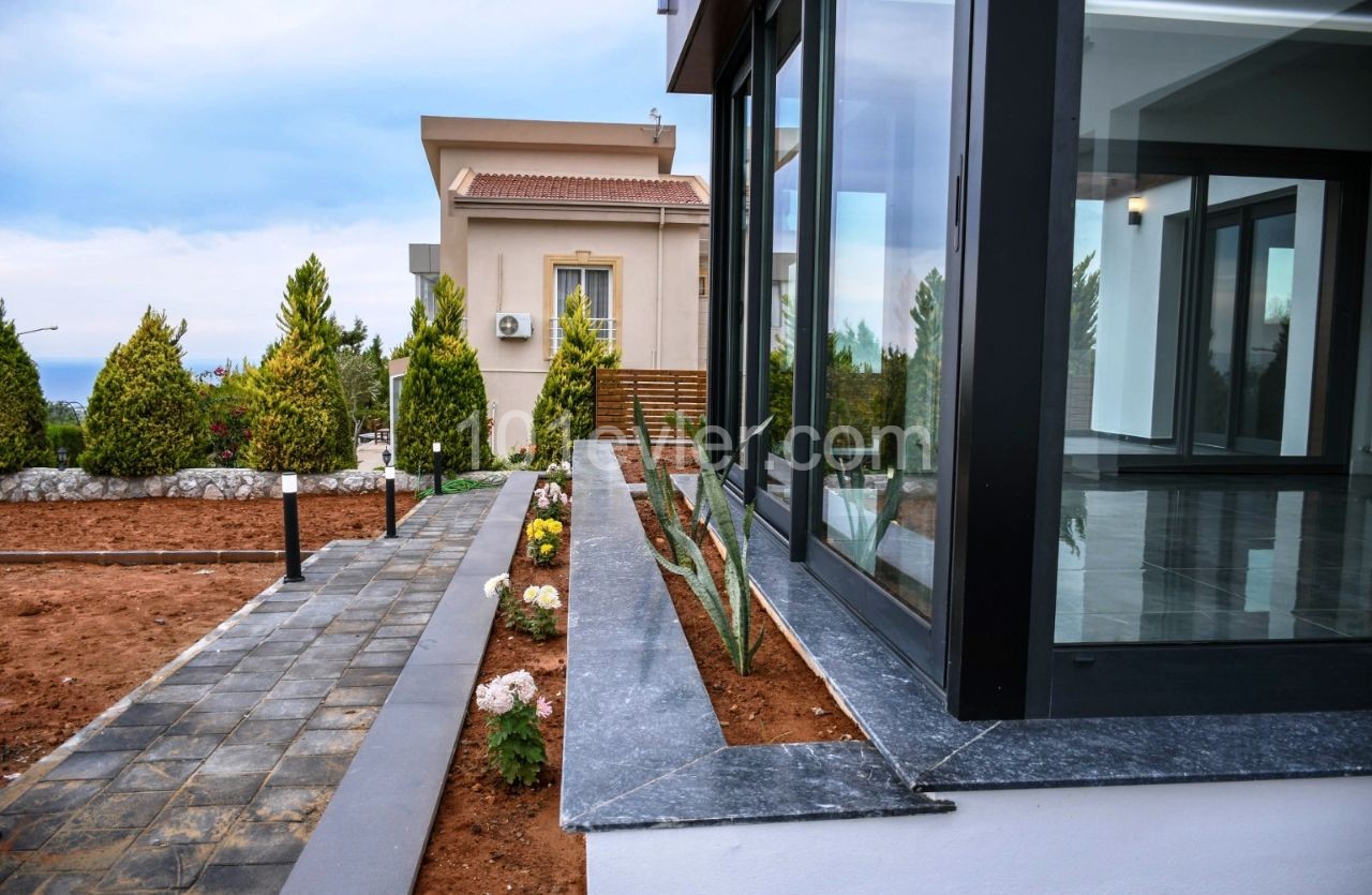                         Ready to move in 3 bedrooms luxury villa in Arapkoy-Kyrenia