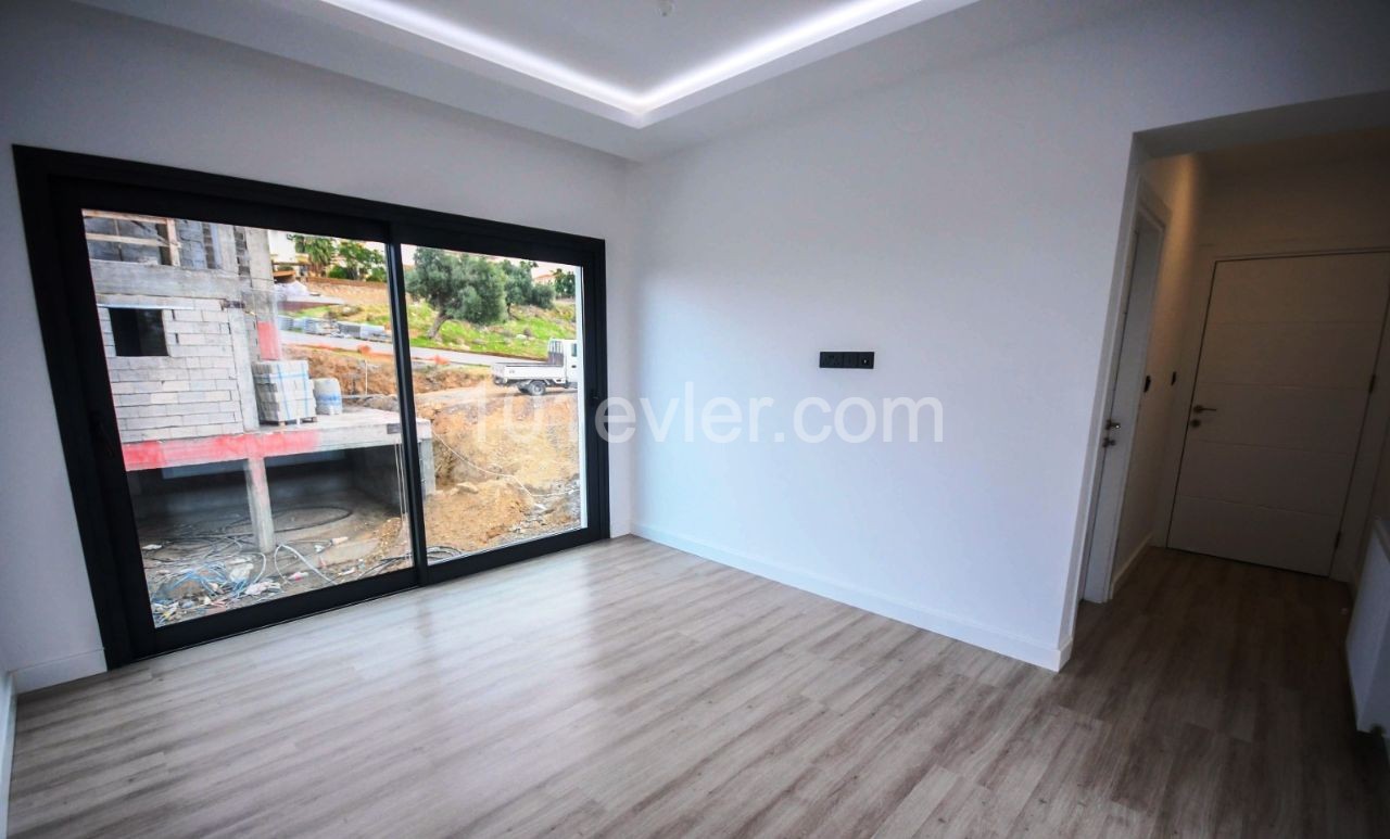                     Girne-Arapköy de taşınmaya hazır lüks villa