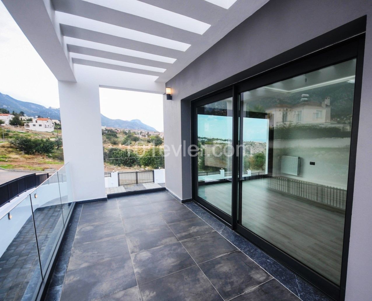                         Ready to move in 3 bedrooms luxury villa in Arapkoy-Kyrenia