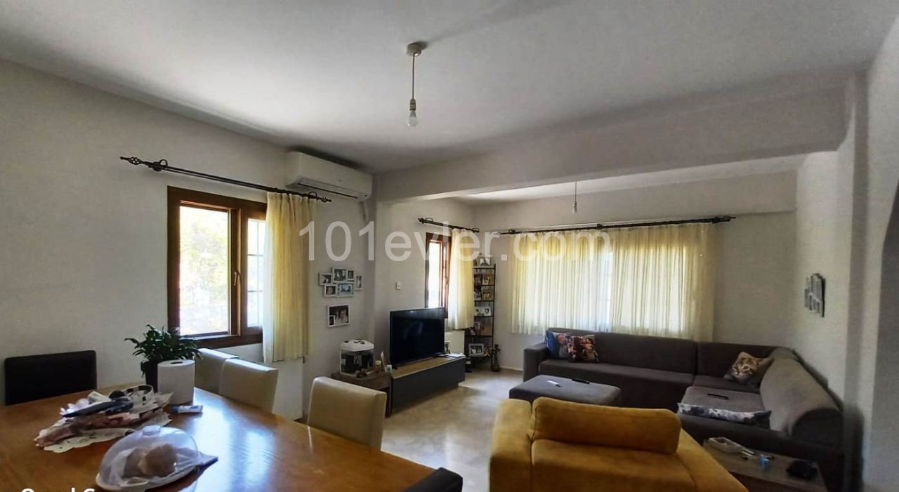 3+2 Classic Bungalow  with very easy access in a decent area of ​​Girne-Lapta