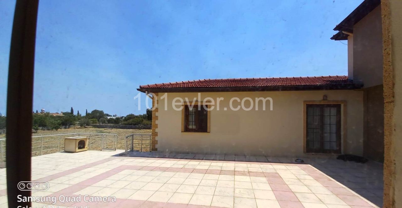 3+2 Classic Bungalow  with very easy access in a decent area of ​​Girne-Lapta