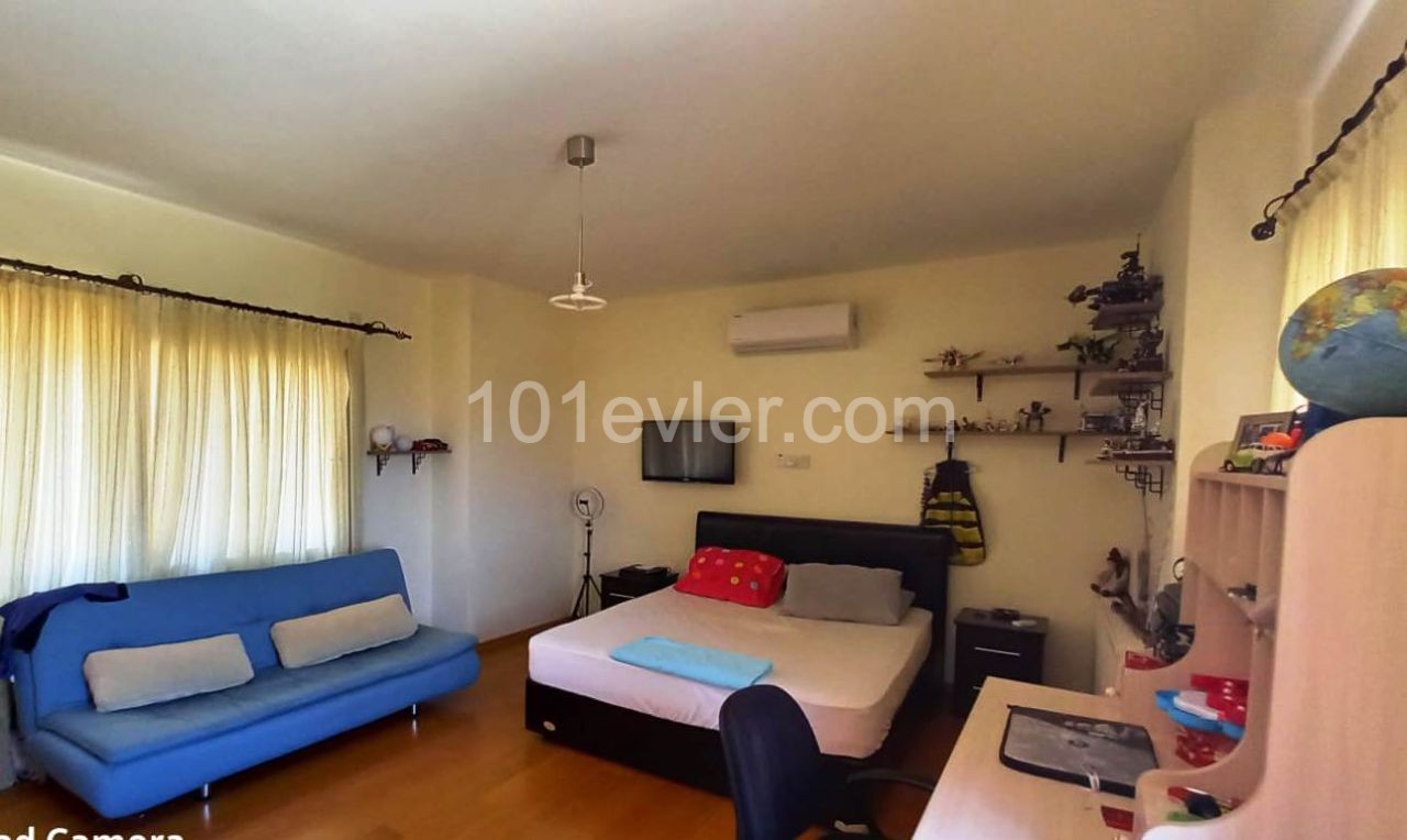 3+2 Classic Bungalow  with very easy access in a decent area of ​​Girne-Lapta