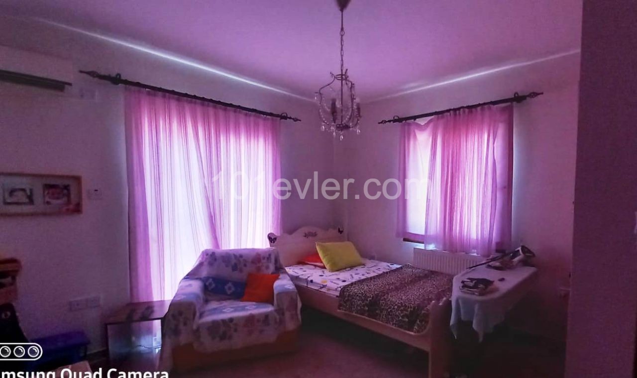 3+2 Classic Bungalow  with very easy access in a decent area of ​​Girne-Lapta