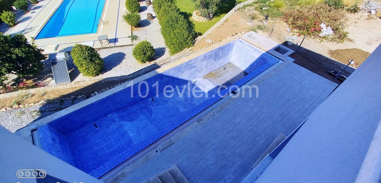 4-Zimmer-villa mit privatem Pool mit Blick auf die Vorderseite. Für verschiedene Optionen www.satarproperty.com ** 