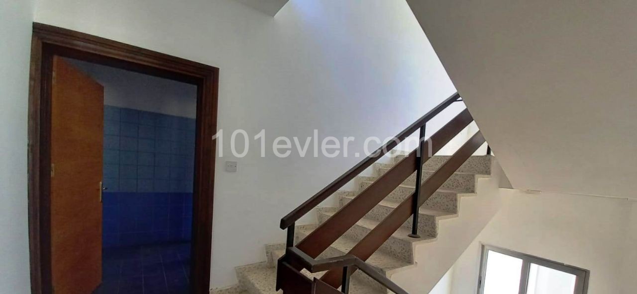 COMPLETE BUILDING SUITABLE FOR A BANK AND FINANCE OFFICE AND STORE ON THE STREET IN THE CENTER OF KYRENIA. ** 