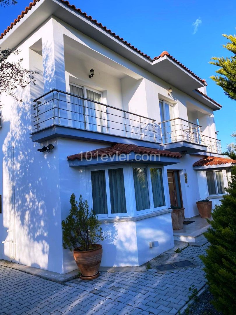 3 + 1 Villa with 3 shower toilets with a beautiful garden in Kyrenia -Ozankoy, only white goods and curtains. **  ** 