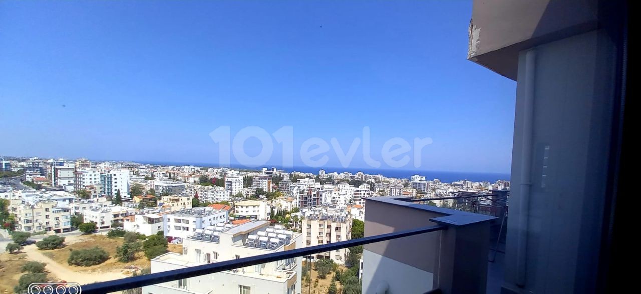 Einzelhaus auf der obersten Etage mit voller Terrasse mit Panoramablick im Zentrum von Kyrenia -2+1 voll möbliertes penthouse. **  ** 