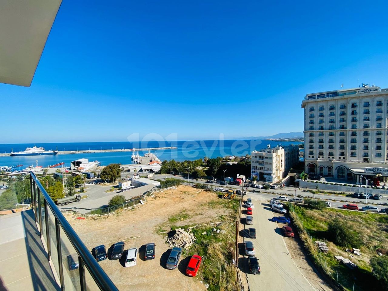 2+1 voll möblierte Wohnung mit Blick auf das Schloss am Fuße des LOrd palace Hotels im Zentrum von Kyrenia. **  ** 