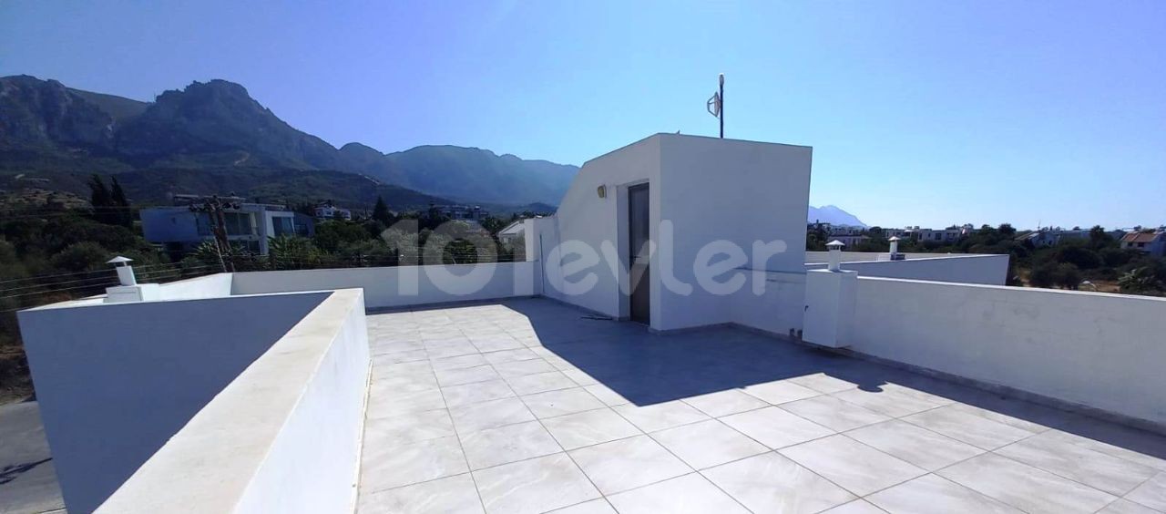 1-Zimmer-Apartments mit Garten und Terrasse mit türkischer Urkunde für Investitionen am Eingang der Kyrenia-Olivenhain-bucht. **  ** 