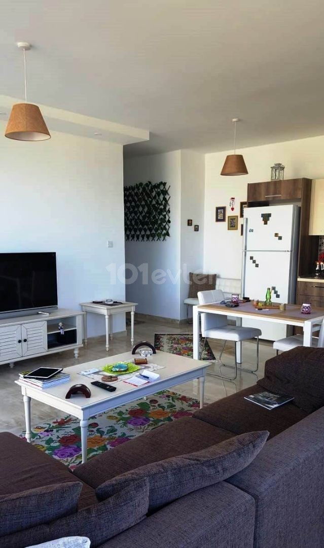 Girne-Yeni liman bölgesinde kapanmaz manzara+ yüksek kira garanti  2+1 ful eşyalı daire