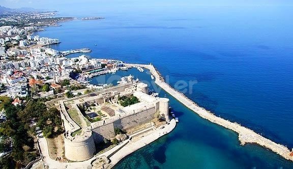 Girne-Yeni liman bölgesinde kapanmaz manzara+ yüksek kira garanti  2+1 ful eşyalı daire