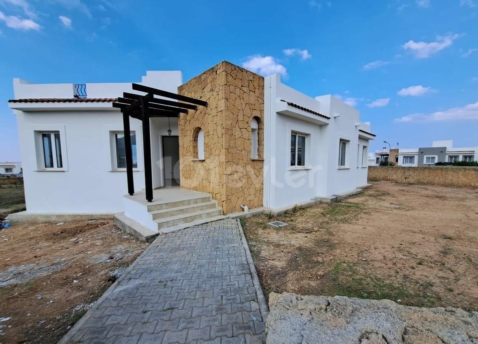 Girne-Tatlı su bölgesinde  Deniz e yakın 3+1 Bungalow