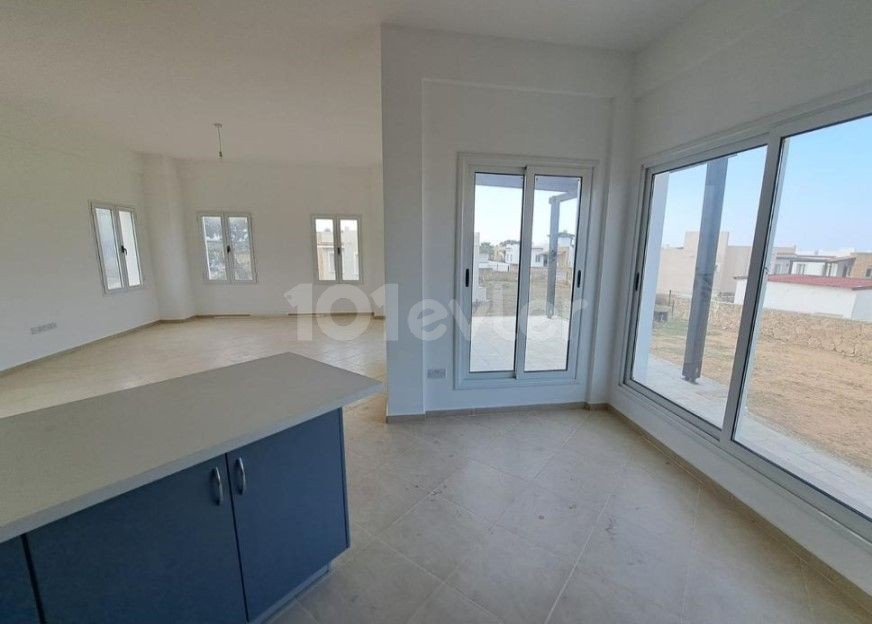 Girne-Tatlı su bölgesinde  Deniz e yakın 3+1 Bungalow