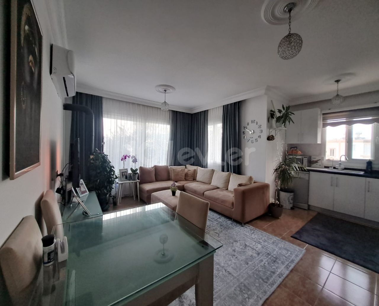 Beautiful 2-bedroom apartment in a 2-storey building in Girne-Zeytinlik. URGENT SALE.
