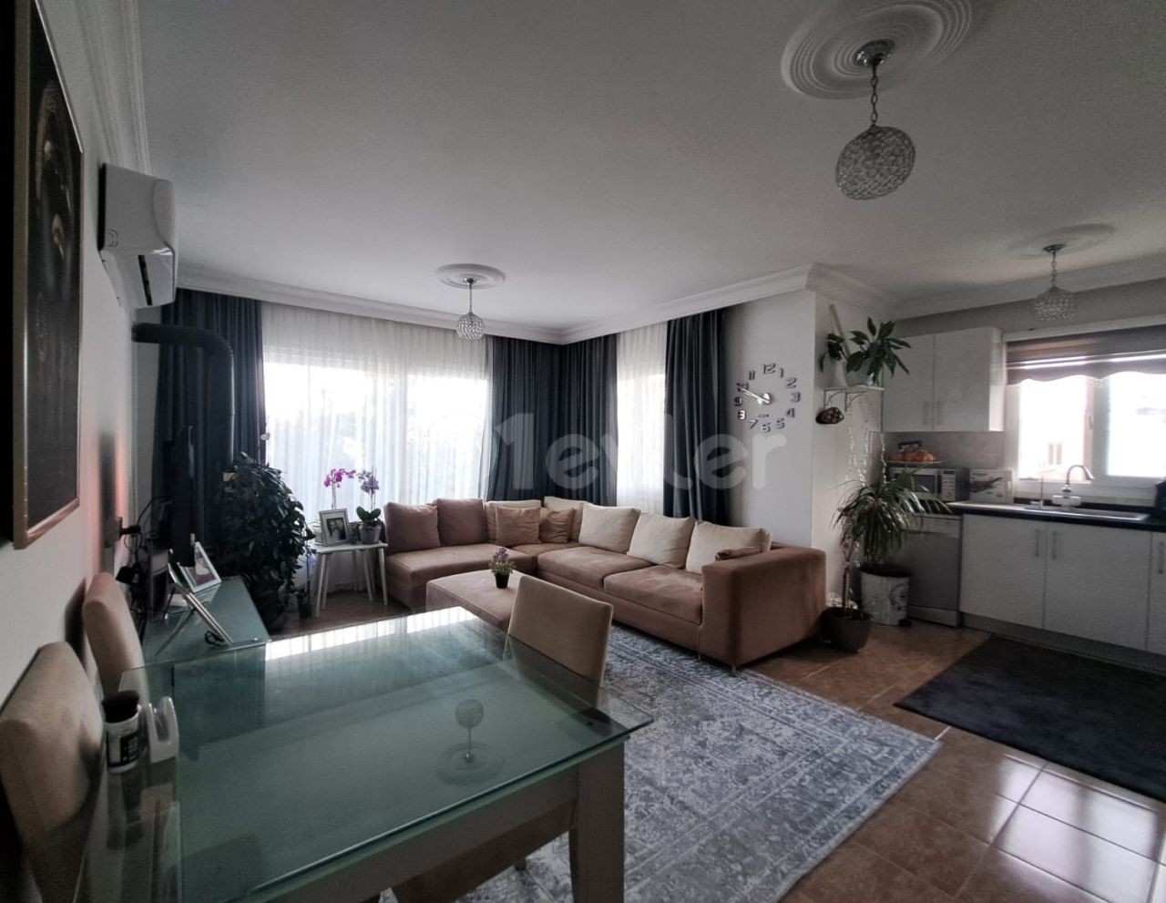 Beautiful 2-bedroom apartment in a 2-storey building in Girne-Zeytinlik. URGENT SALE.