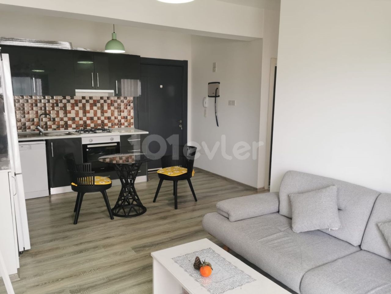 2+1 mezzanine floor fully furnished investment flat in the center of Kyrenia