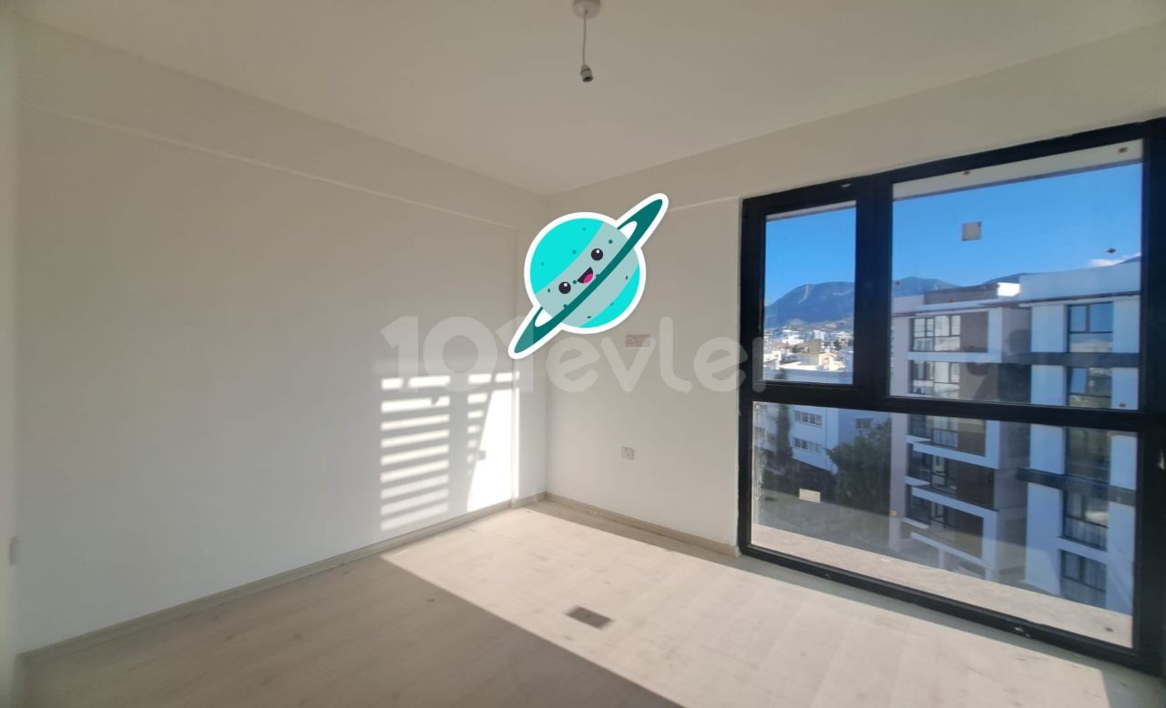 NEUE NEUE 3+1 unmöblierte Wohnung im Kyrenia Center.