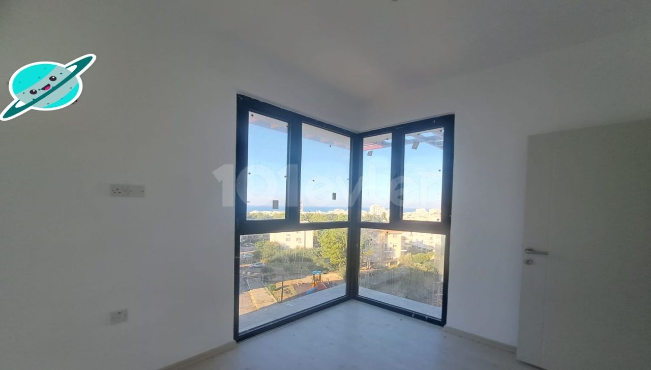 NEUE NEUE 3+1 unmöblierte Wohnung im Kyrenia Center.