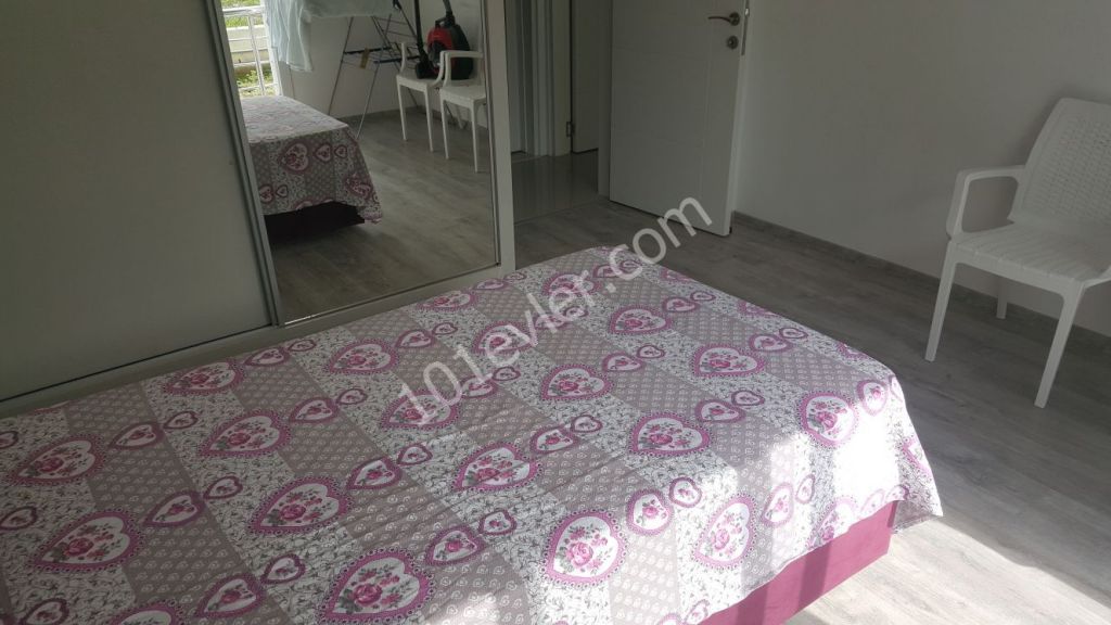 GİRNE KARAOĞLANOĞLUNDA HAVUZLU SİTEDE SATILIK 3+1 LUX DAİRE